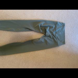 LULULEMON GREEN ALIGN LEGGINGS 25” SIZE 6 WORN ONCE